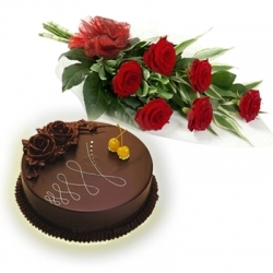 Red Roses And Chocolate Cake 