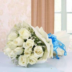 12 White Roses Bunch