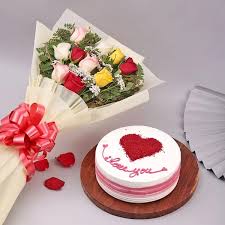 Appealing Multicolor Roses Bouquet and Strawberry cake