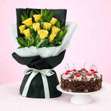 Bright Yellow Roses Bouquet paired with Black Forest cake