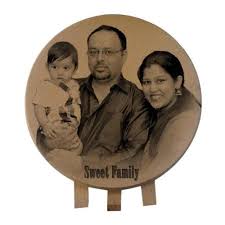 Customised circular desktop picture frame for a lovely family