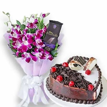 Engaging Purple Floral Bouquet with Scrummy Chocolate cake