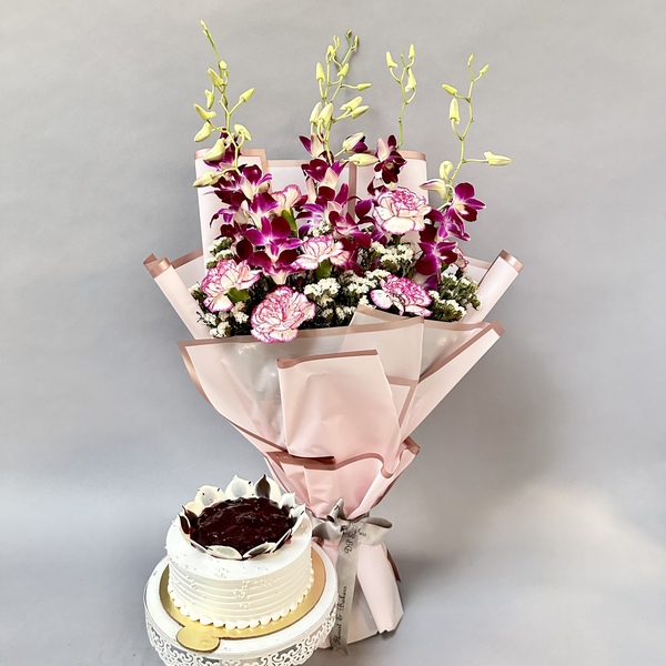 Exquisite Flower Bouquet with Blueberry Cake
