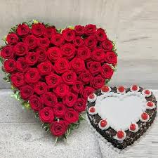 Lovely Heart shape Red Roses arrangement with Heart shape Black forest cake