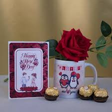 Personalized gift hamper for girlfriend