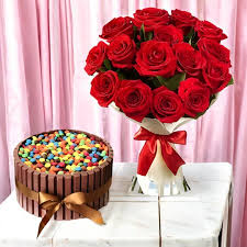 Premium Kit Kat Cake & Red Roses Bouquet