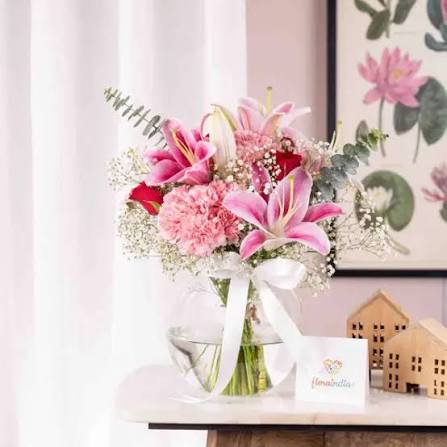 Sensuous Pink and Red Floral Arrangement