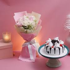 Unusual White and Pink Roses Bouquet with Chocolate Cake