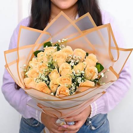 Winsome Peach Roses Bouquet